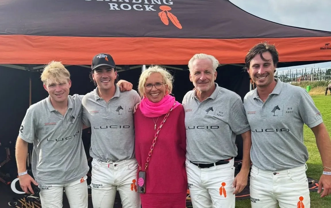 Antiona Wittfoth mit Poloreitern